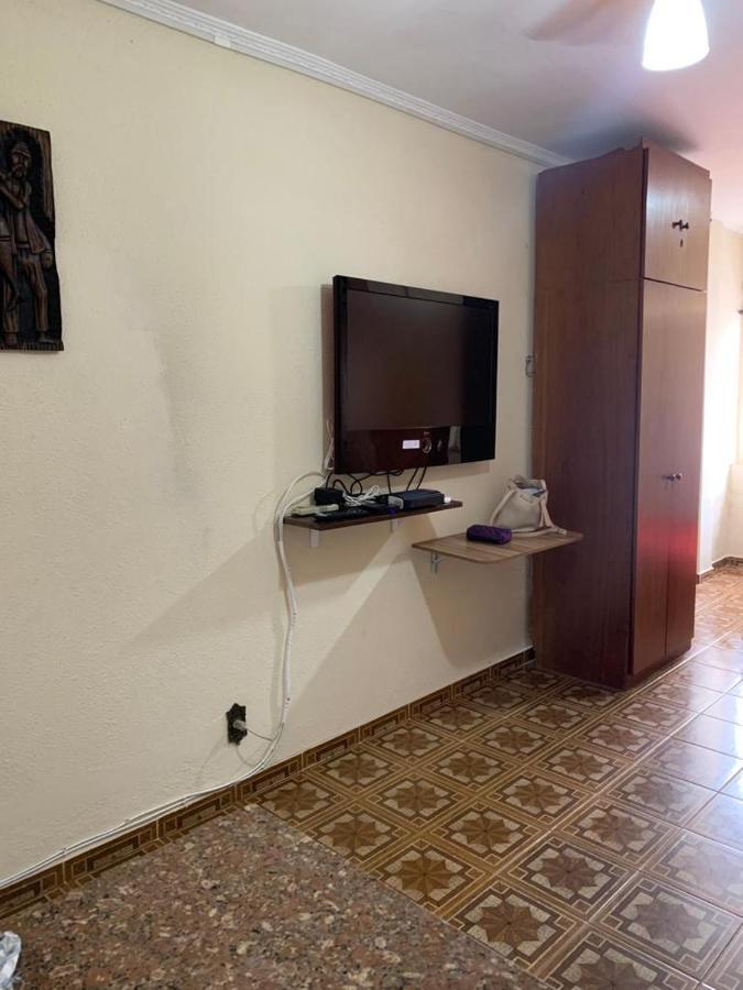 Kitnet Uma Quadra Da Praia - Aviacao - Ar Condicionado - Internet - Tv Plana برايا جراندي المظهر الخارجي الصورة