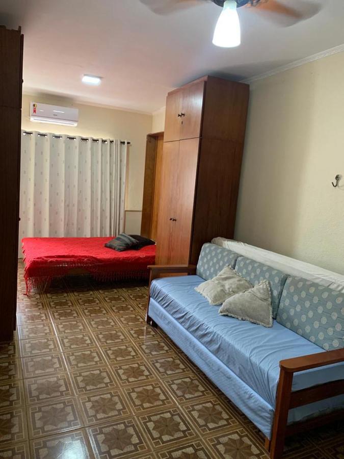 Kitnet Uma Quadra Da Praia - Aviacao - Ar Condicionado - Internet - Tv Plana برايا جراندي المظهر الخارجي الصورة